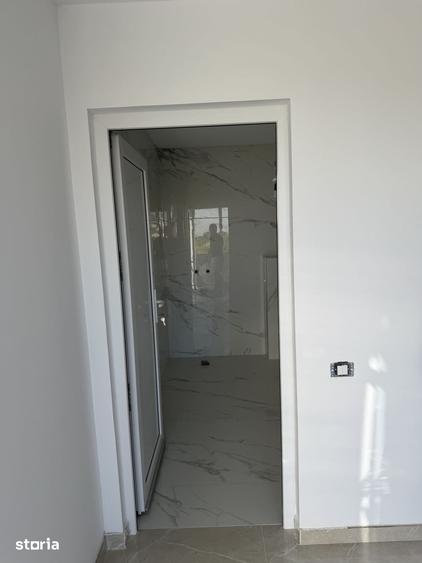 Spa?iu comercial de inchiriat, parcare inclusa - 11