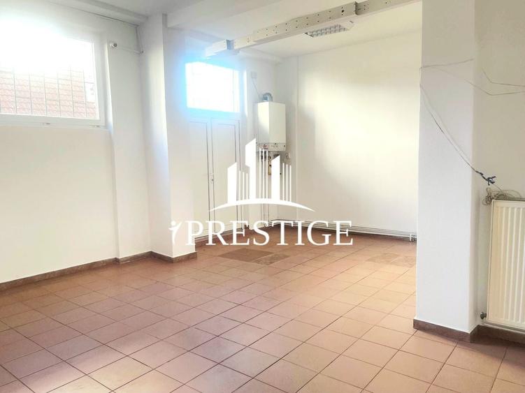 Spațiu comercial, de 100 mp, în Valea Aurie