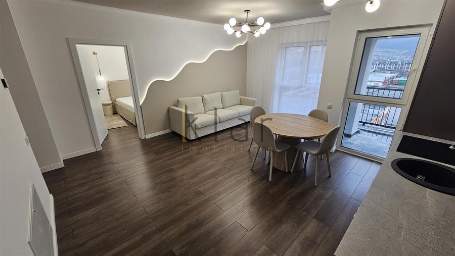 Apartament cu 3 camere semidecomandat, mobilat în Florești