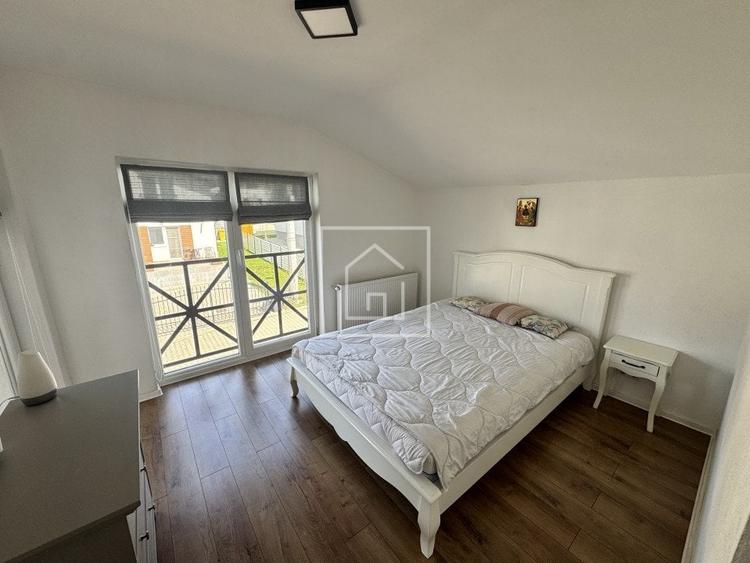 Duplex cu 4 camere cu Canalizare în Roșia