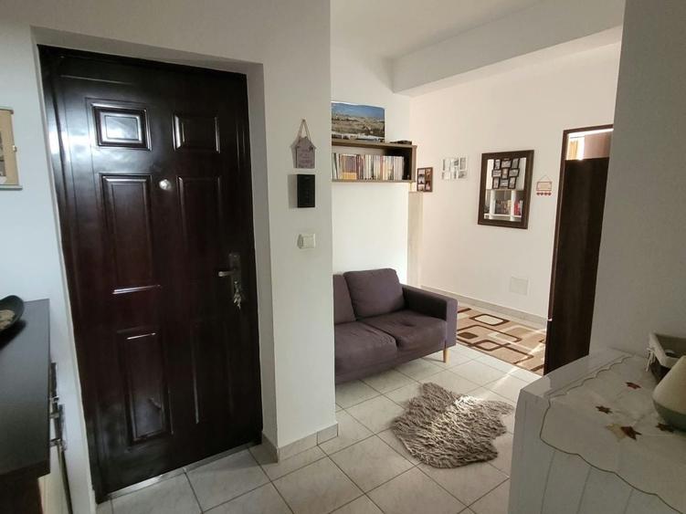 Apartament cu 2 camere decomandat în Sfântu Ilie