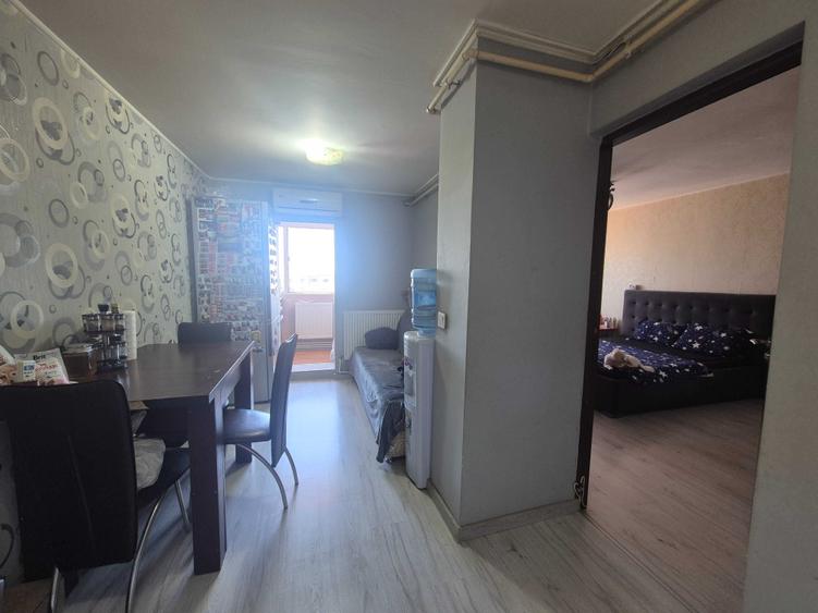 Apartament cu 2 camere decomandat în 1 Mai