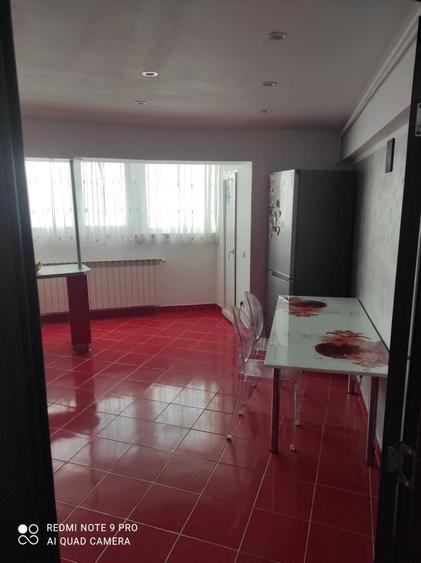Apartament cu 3 camere decomandat în George Enescu