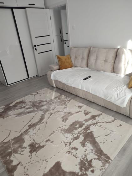 Apartament cu 2 camere circular, mobilat în Noua