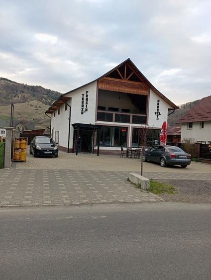 Spațiu comercial, de 370 mp, în Falcău