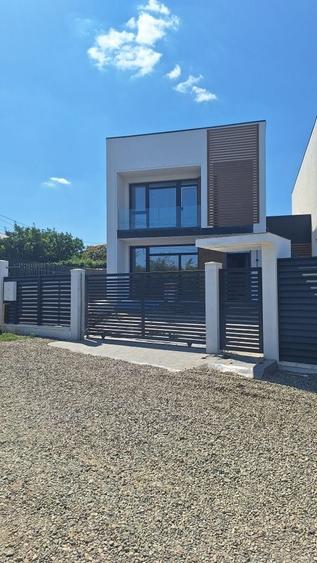 Casă cu 3 camere în Hlincea