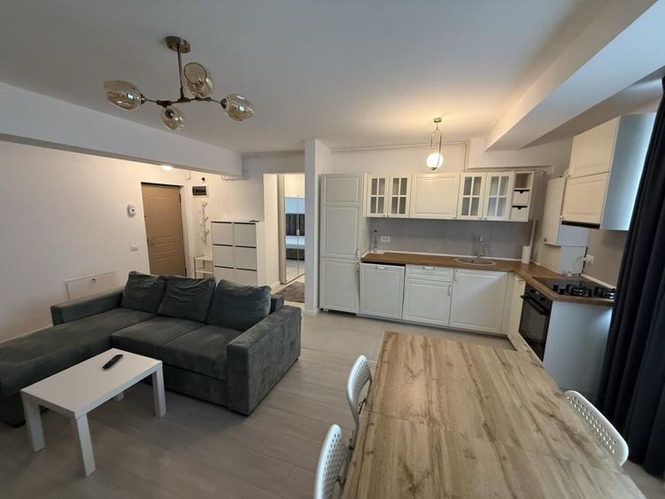 Apartament cu 2 camere decomandat în Fundeni