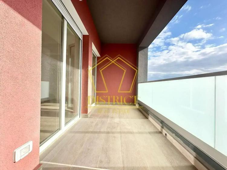 Apartament cu 3 camere semidecomandat în Aradului