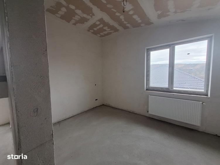 Casă cu 5 camere cu Teren 180 Mp în Apahida