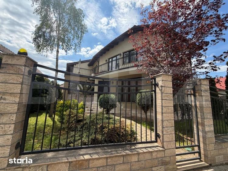 Casă cu 4 camere cu Teren 377 Mp în Lipoveni