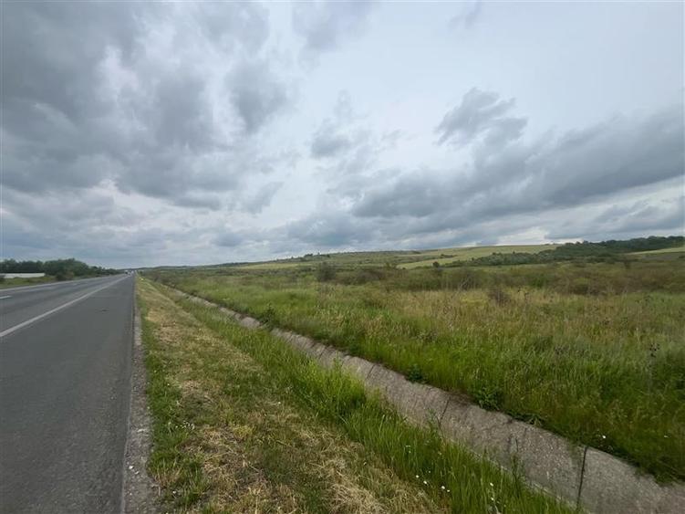 Teren Construcții extravilan de 16800 mp, în Central