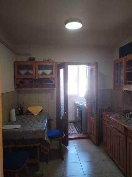 Inchiriez apartament cu doua camere - 14