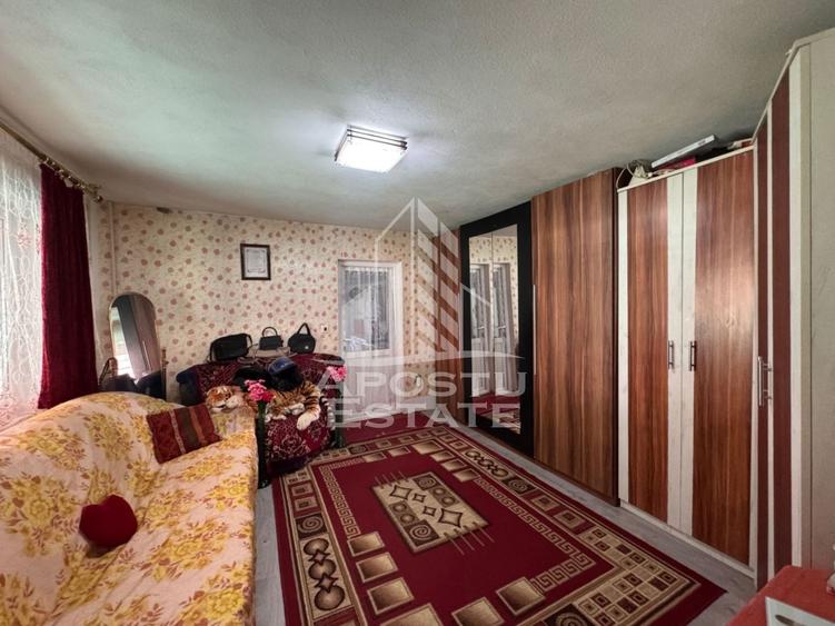 Casă individuală cu 2 camere cu Canalizare în Crișcior