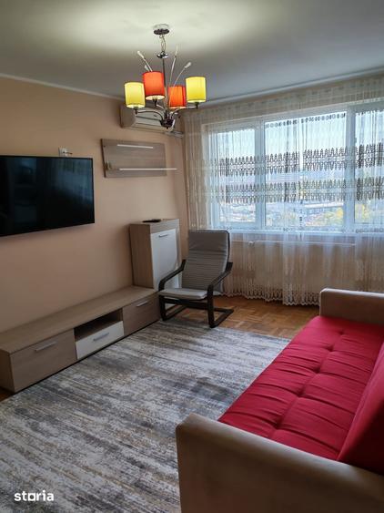 Apartament cu 3 camere semidecomandat, mobilat în Colentina