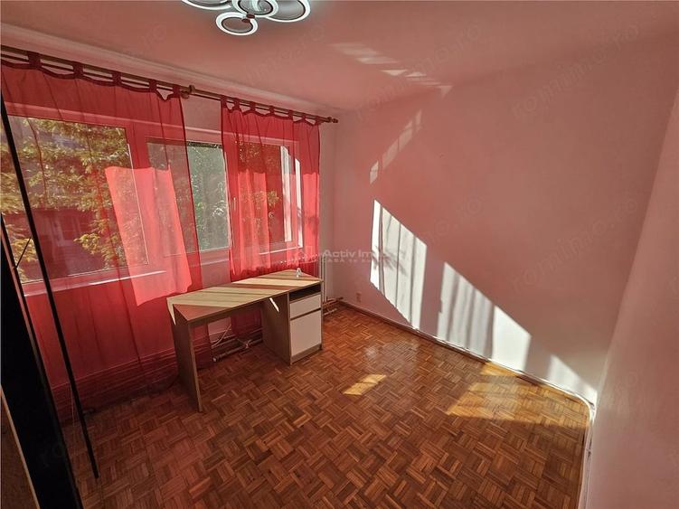 Apartament cu 3 camere semidecomandat în Cuptoare (Reșița)