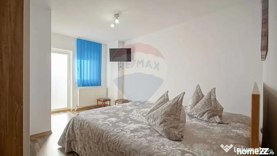 Casă cu 8 camere cu Teren 485 Mp în Central