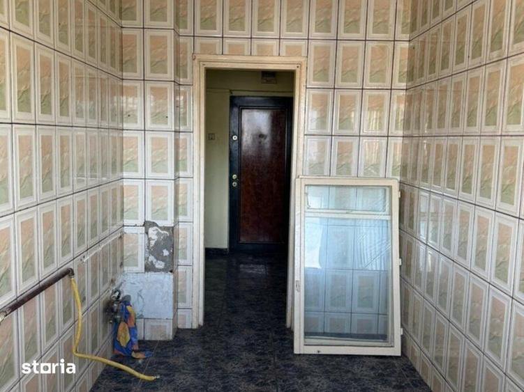 Apartament cu 3 camere decomandat în Dristor