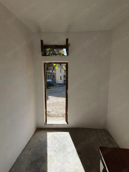 Spațiu comercial, de 8 mp, în Central