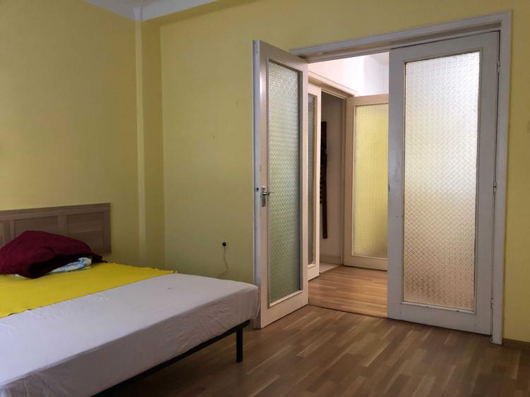 Apartament cu 4 camere decomandat în Rosetti