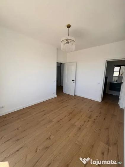 Casă cu 4 camere cu Teren 455 Mp în Central