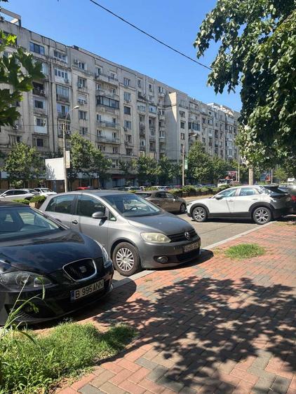 Apartament cu 3 camere decomandat în Octavian Goga