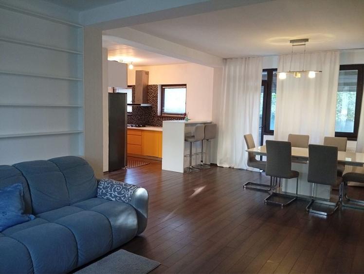 Casă cu 4 camere în Tunari