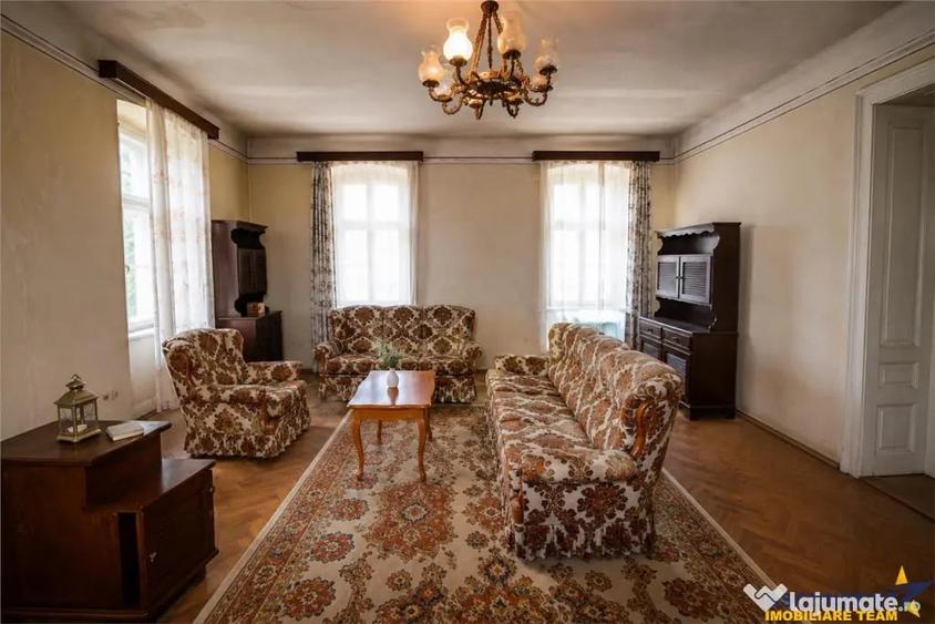 Casă cu 3 camere cu Teren 185 Mp în Centrul Istoric