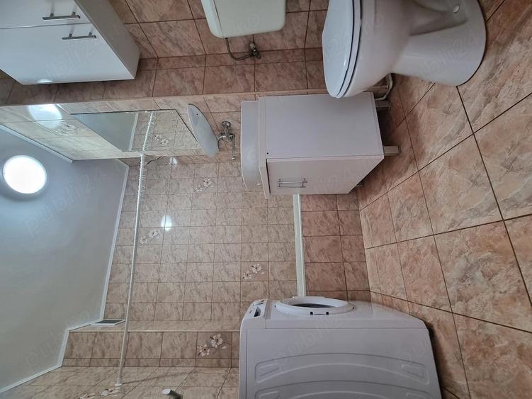 Apartament cu 3 camere semidecomandat în Central