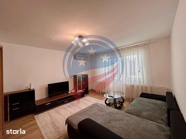 Apartament cu 3 camere decomandat în Rovine