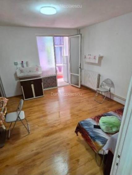 garsonieră zona Far mobilată utilată 25 mp etaj 3/4 RADET - 1