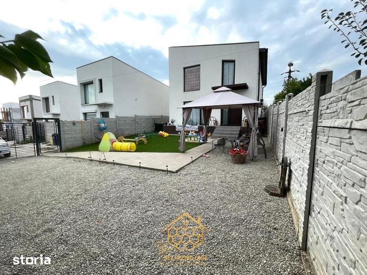 Casă cu 4 camere cu Teren 300 Mp în Central