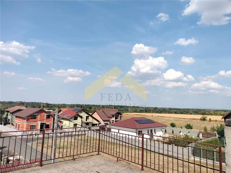 Casă individuală cu 7 camere cu Piscina în Fântânele