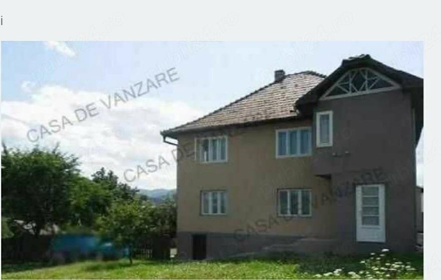 Casă cu 8 camere cu Teren 1500 Mp în Central