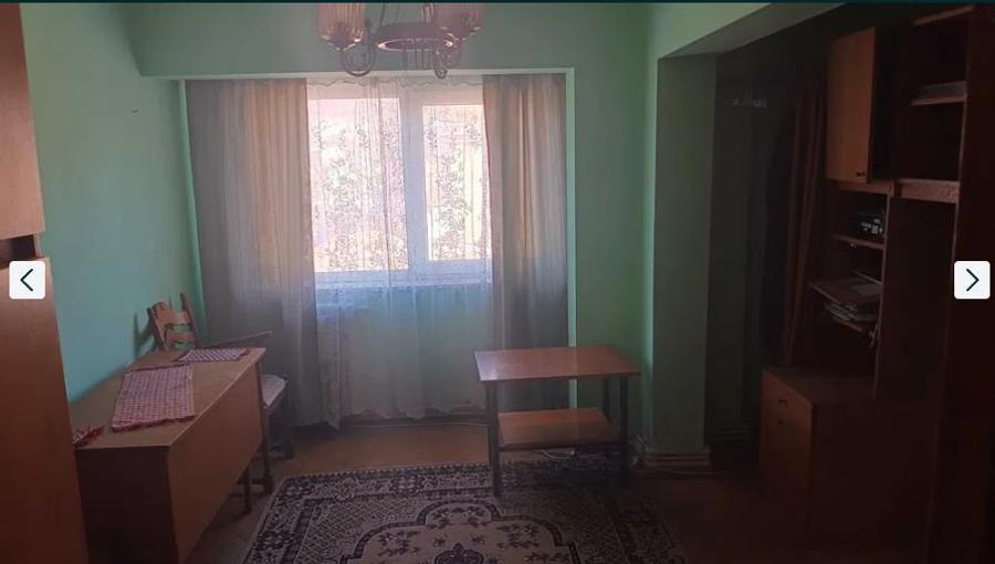 Apartament cu 4 camere semidecomandat în Bd. Independenței