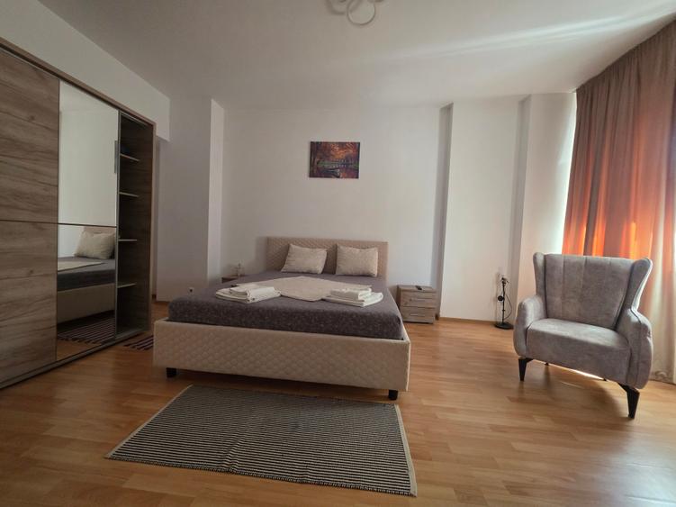 Apartament cu 2 camere semidecomandat în Universitate