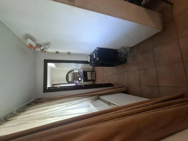 Casă cu 1 camere cu Teren 1800 Mp în Podu Doamnei