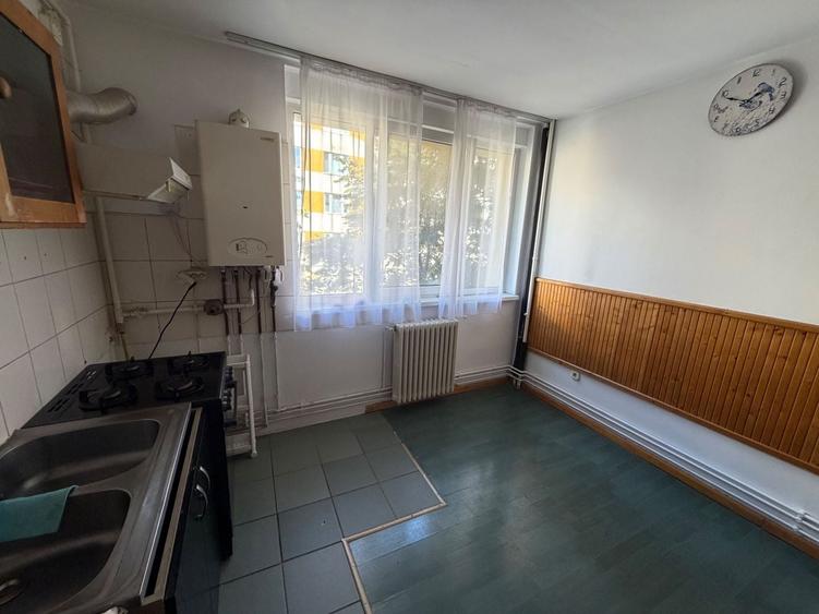 Apartament cu 3 camere decomandat, mobilat în Grigorescu