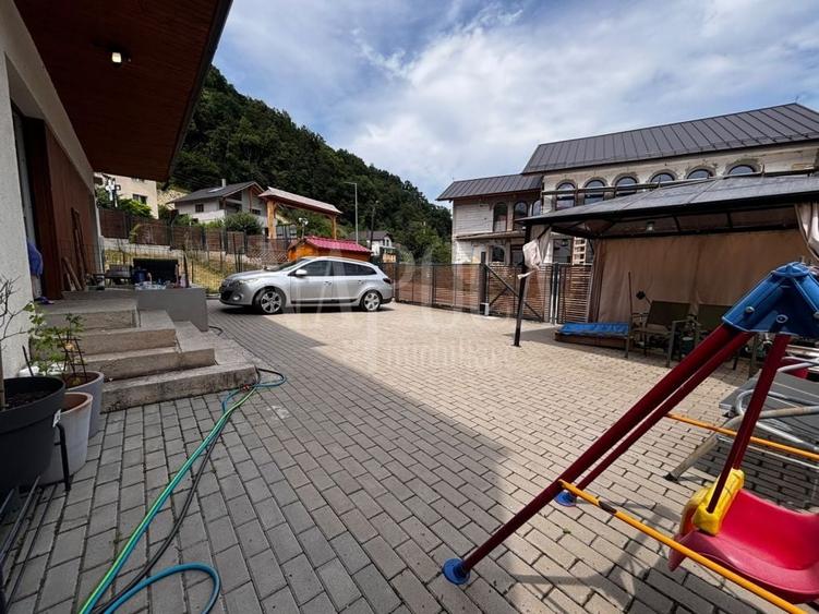 Duplex cu 4 camere cu Canalizare în Florești