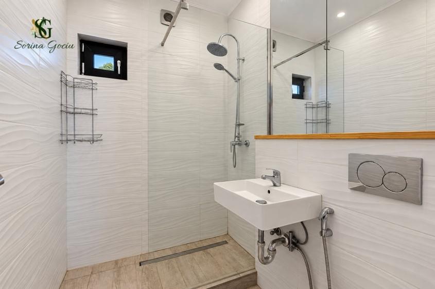 Casă individuală cu 5 camere cu Canalizare în Stupini