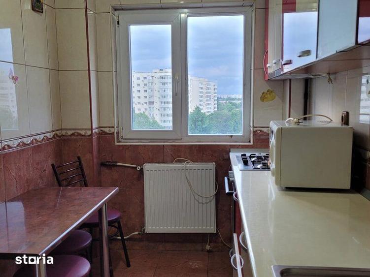 Apartament cu 3 camere semidecomandat, mobilat în Pantelimon
