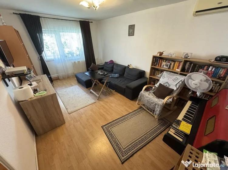 Apartament cu 4 camere decomandat în Central