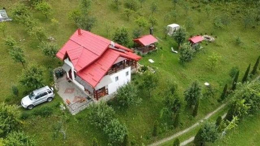 Casă cu 4 camere în Central