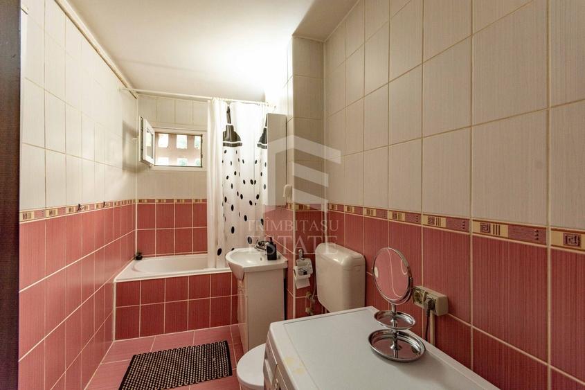 Apartament cu 3 camere decomandat, mobilat în Titan