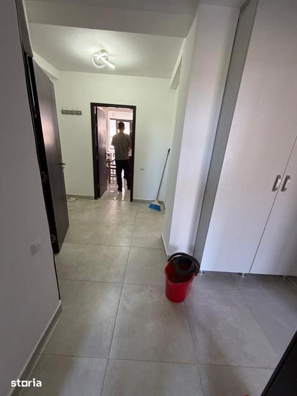 Apartament cu 3 camere decomandat în Titan