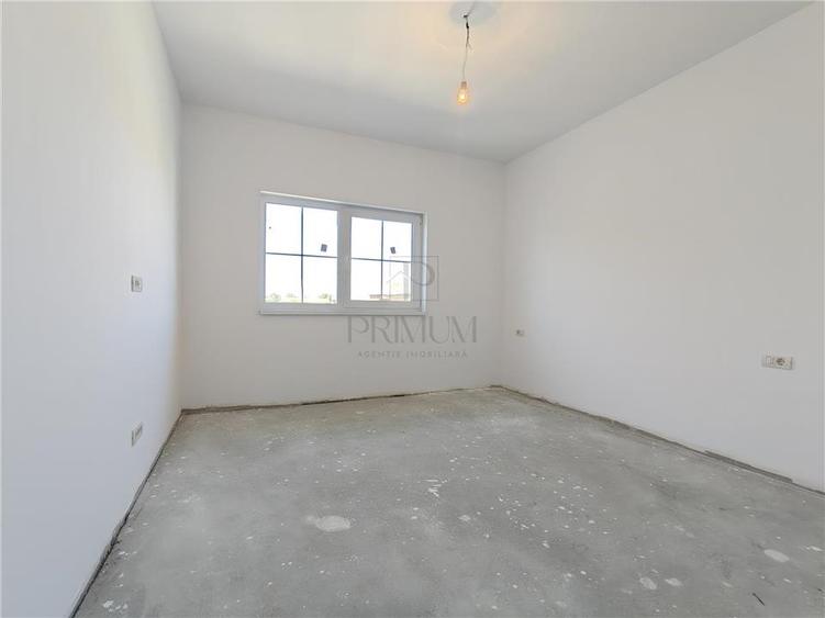 Duplex cu 5 camere cu Canalizare în Moșnița Veche