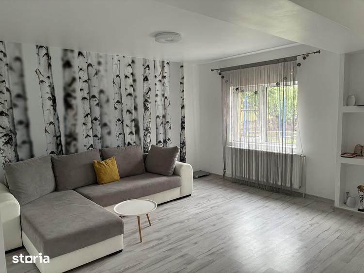 Casă cu 6 camere cu Teren 900 Mp în Jucu