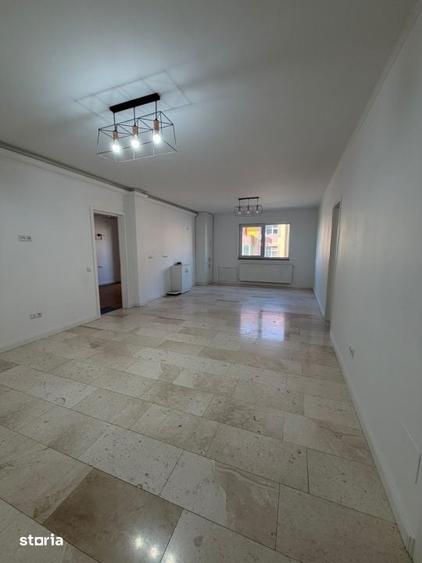 Spațiu comercial, de 76 mp, în Progresul