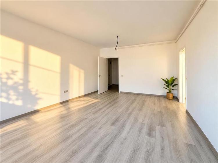 Apartament cu 2 camere decomandat în Sânpetru