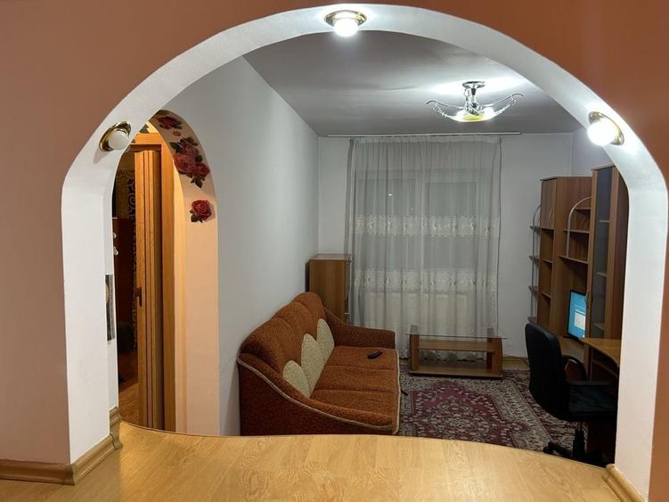 Apartament cu 2 camere decomandat în Exterior Vest