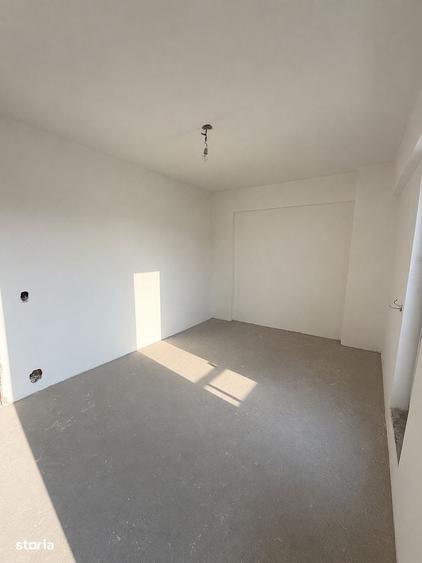 Apartament cu 3 camere decomandat în Aviației